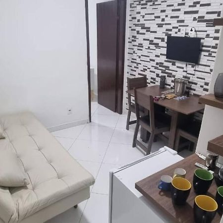 Quarto E Sala A Uma Quadra Da Praia Copacabana Posto 02 Rio de Janeiro Bagian luar foto