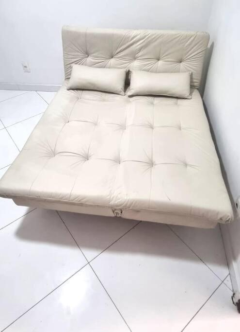 Quarto E Sala A Uma Quadra Da Praia Copacabana Posto 02 Rio de Janeiro Bagian luar foto